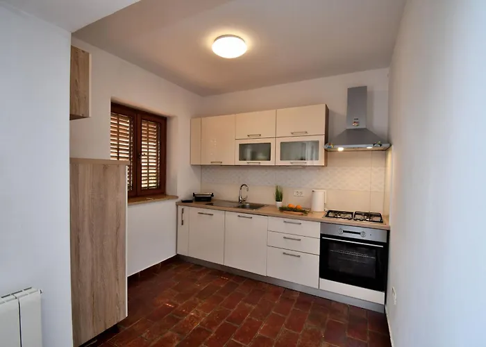 Honey Bee * Пула