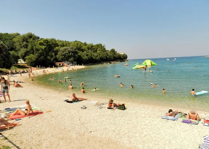 Апартаменты Honey Bee Пула