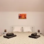 Apartment Honey Bee Pula